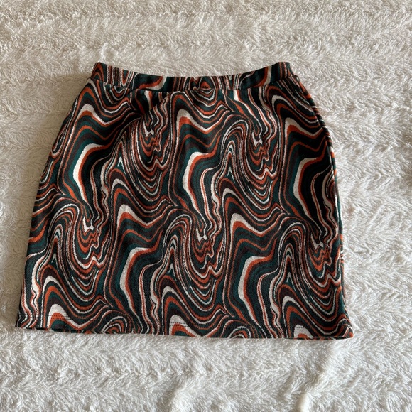 ZARA Stylish Multicolor Patterned Skirt - Picture 1 of 6